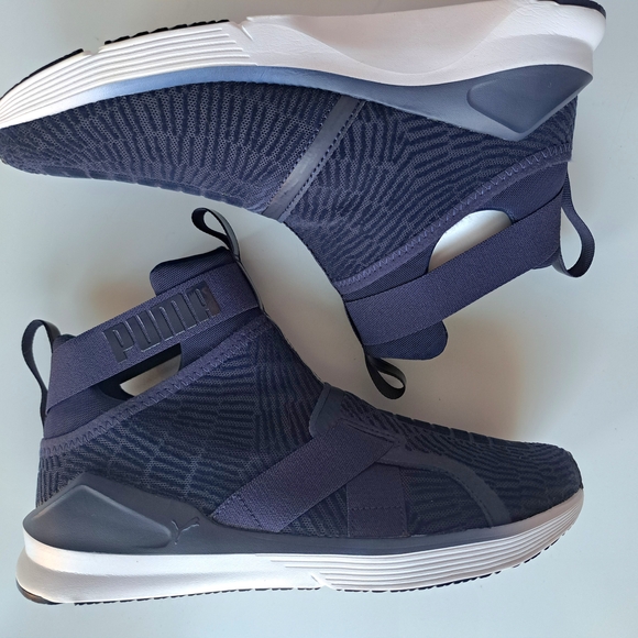 NWOT Ladies Sz 7 Puma Strap Fierce Navy Athletic Sneakers Lightweight - Picture 2 of 12
